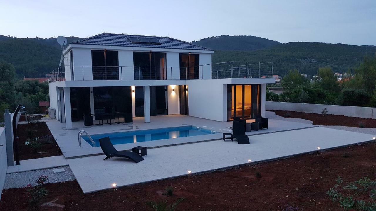 Seaside Villa At ปริซบา ภายนอก รูปภาพ