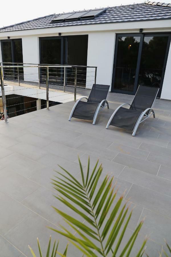 Seaside Villa At ปริซบา ภายนอก รูปภาพ