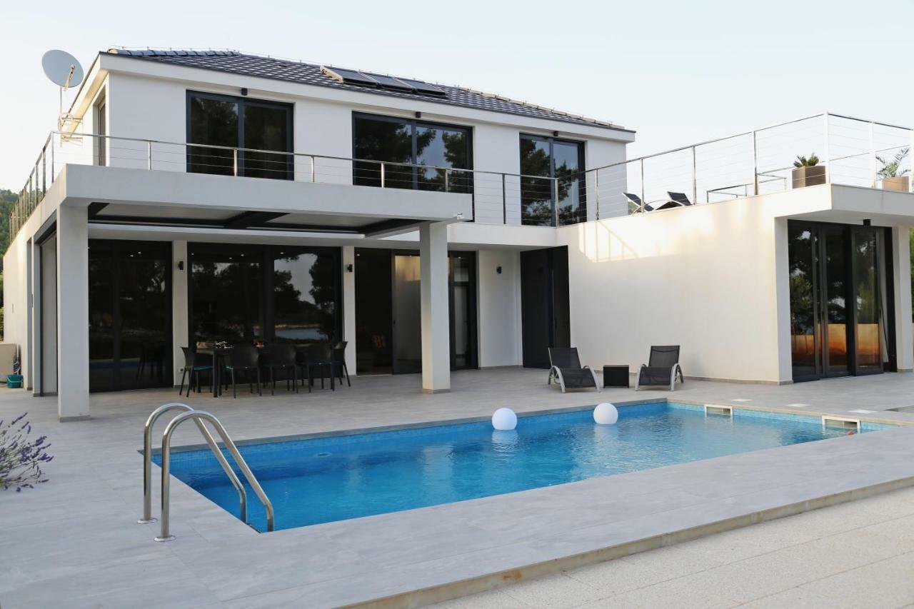 Seaside Villa At ปริซบา ภายนอก รูปภาพ